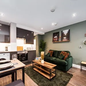Modern In Centre Apartment