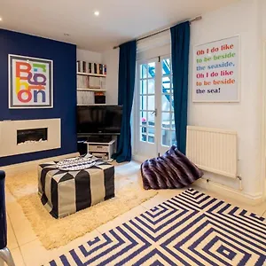 Host & - Montpelier Colours Apartment
