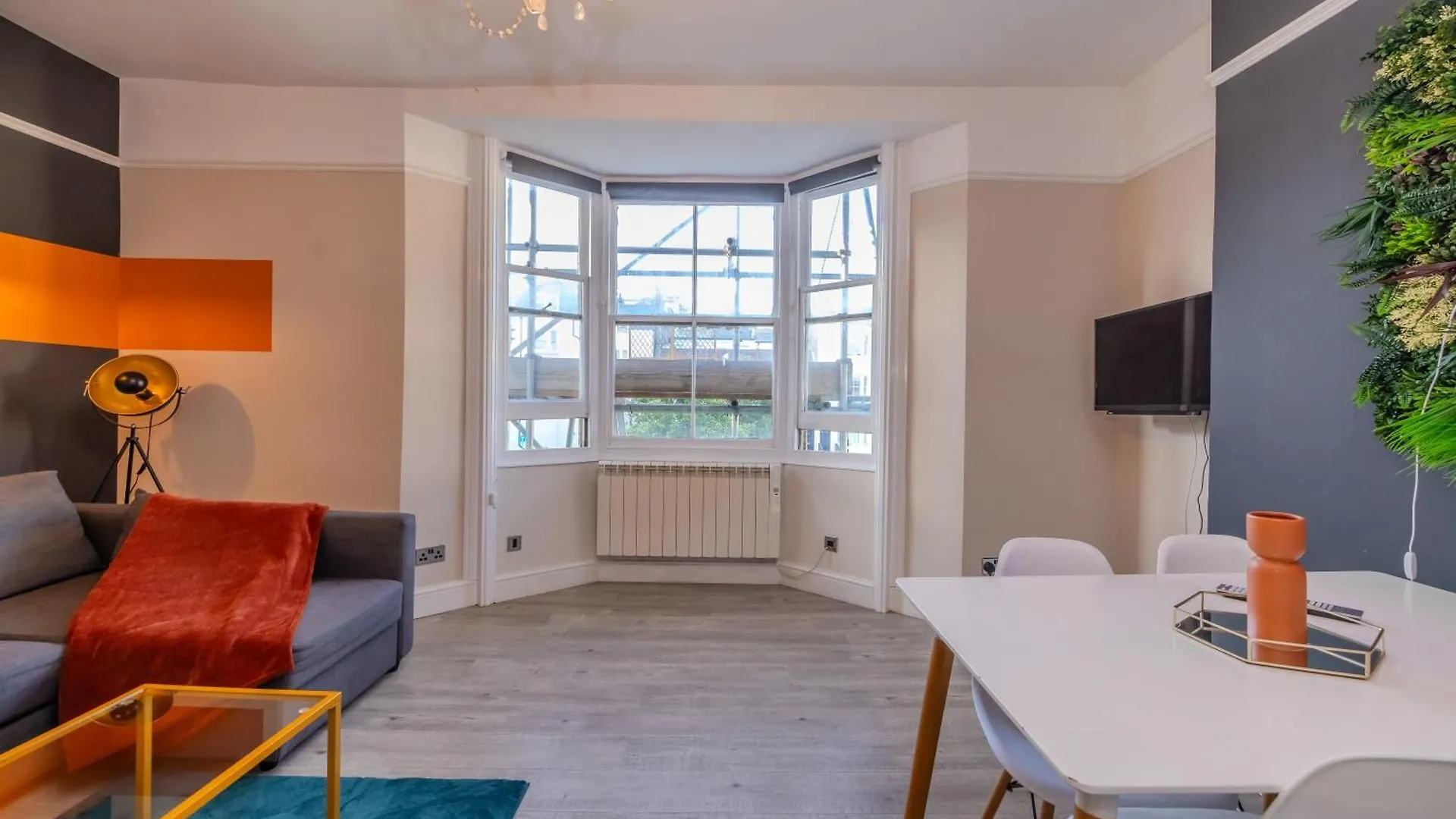 Apartment Roomy 2-Bedroom For A Peaceful Stay Brighton