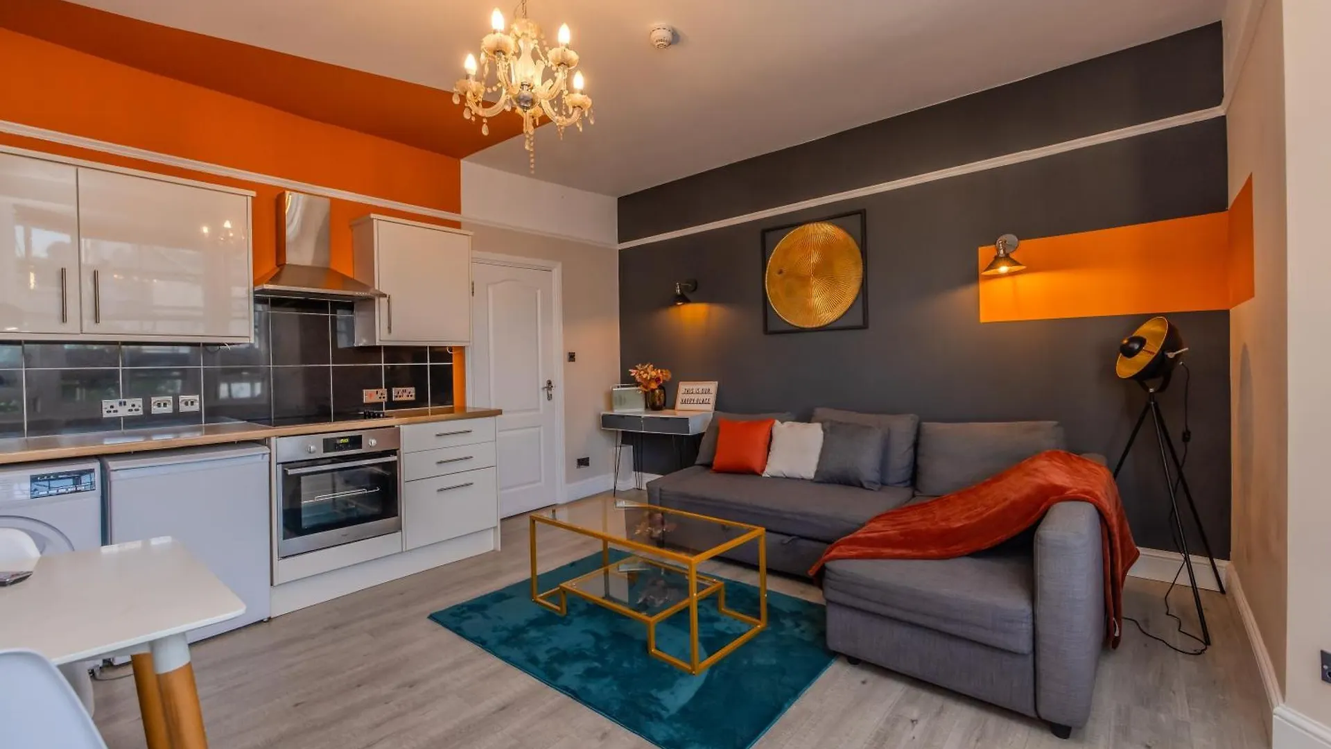 Roomy 2-Bedroom For A Peaceful Stay Brighton