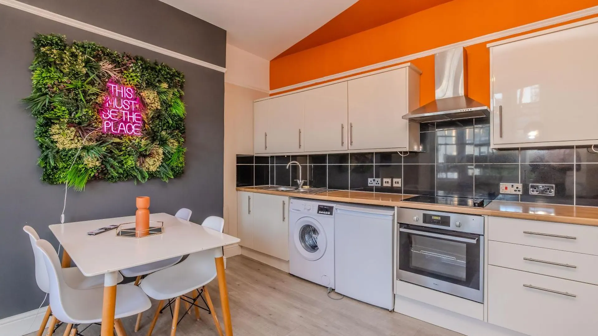 Roomy 2-Bedroom For A Peaceful Stay Brighton 0*,