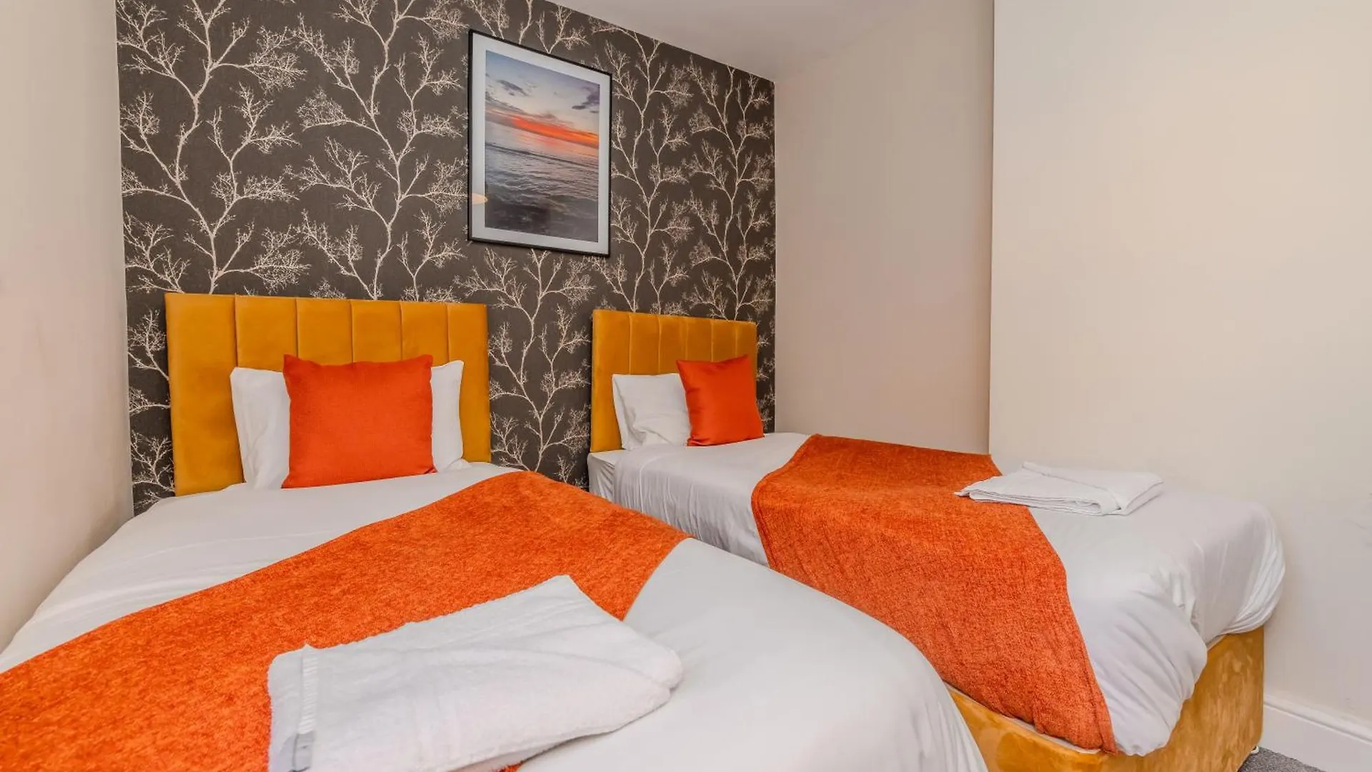 Roomy 2-Bedroom For A Peaceful Stay Brighton