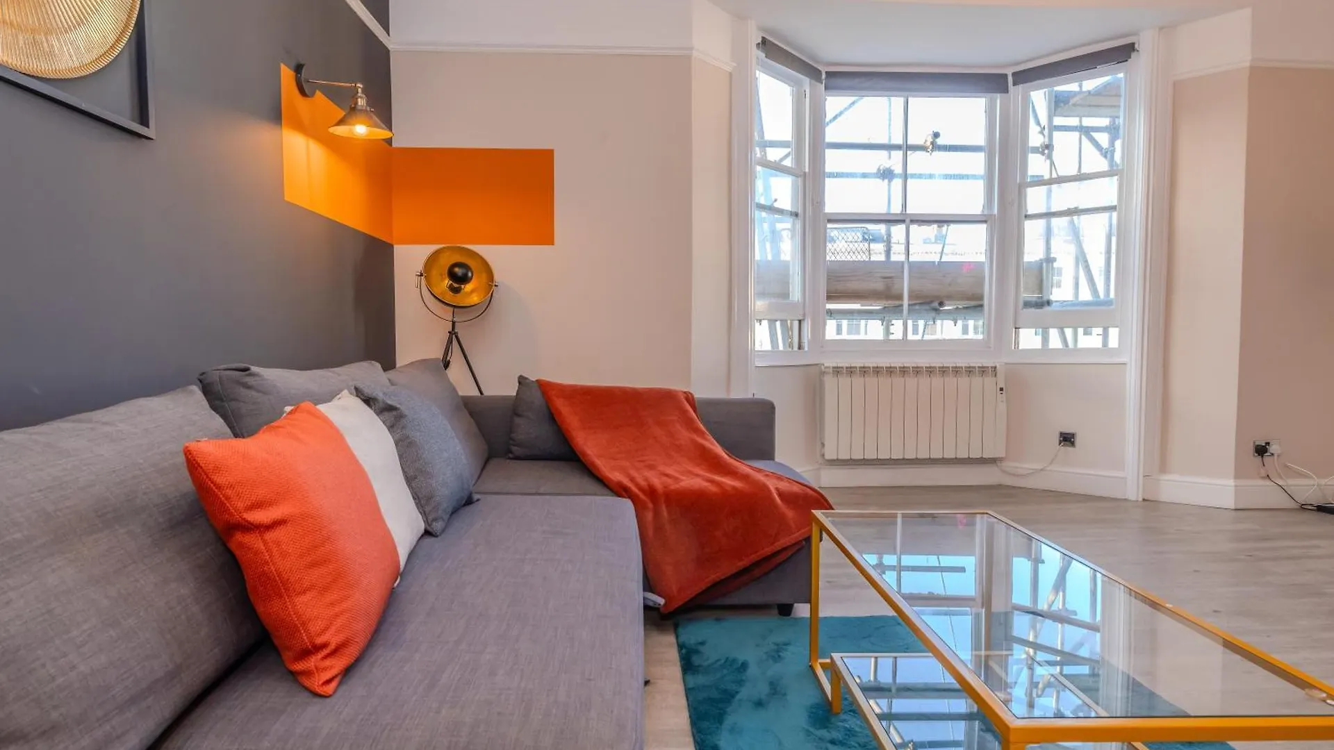 Apartmán Roomy 2-Bedroom For A Peaceful Stay Hove Velká Británie