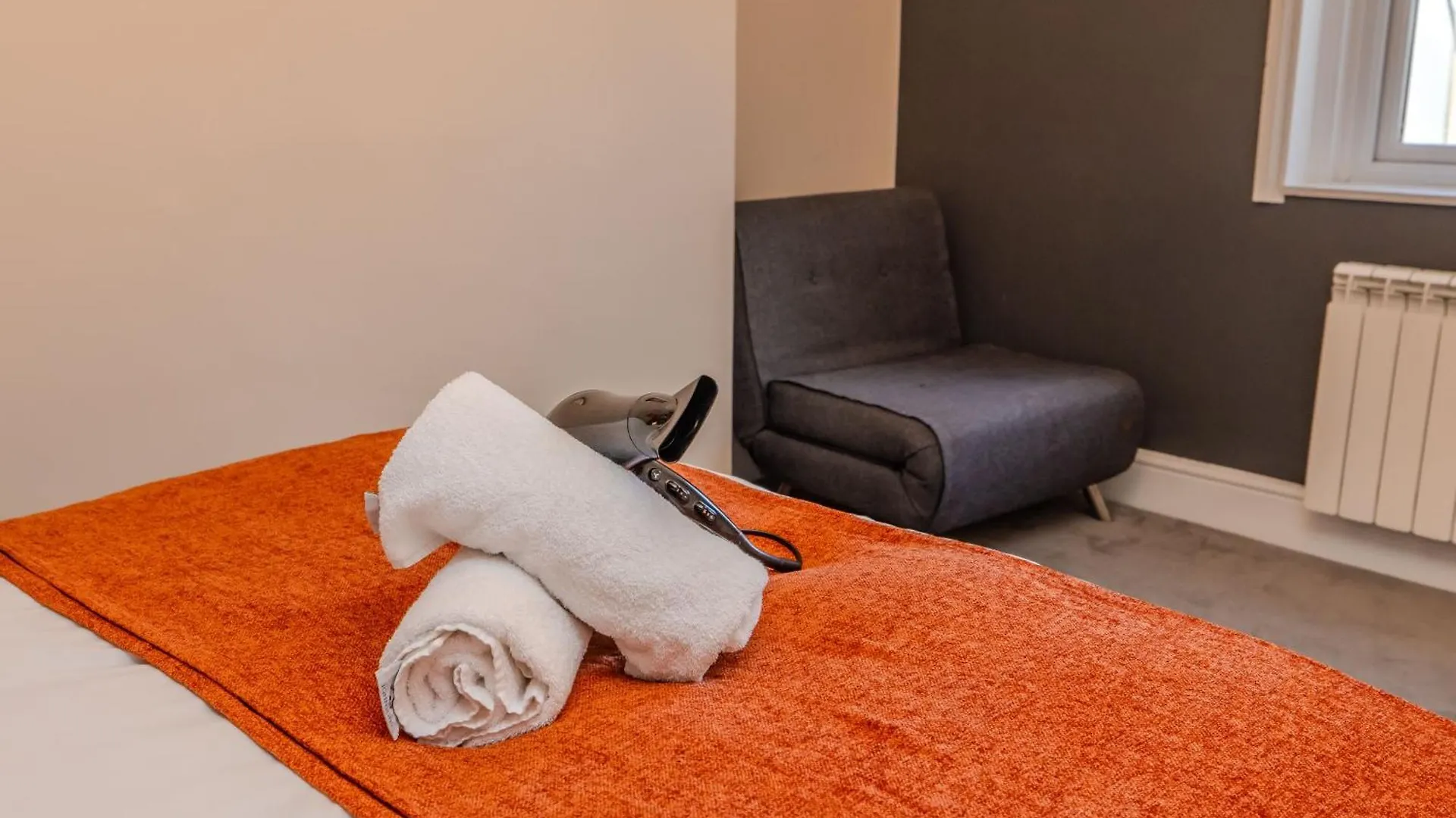 Apartmán Roomy 2-Bedroom For A Peaceful Stay Hove